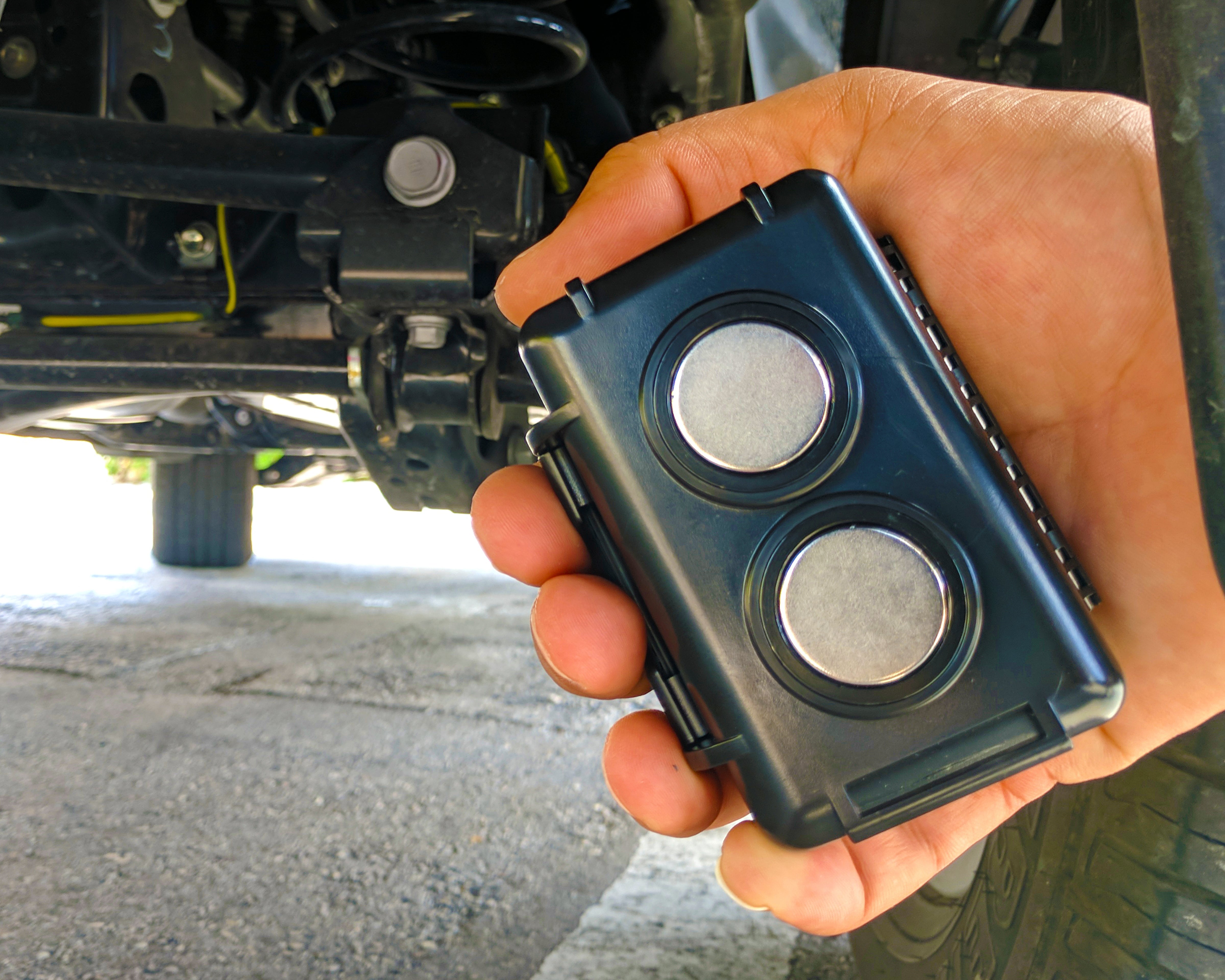 #32-Small Magnetic Case